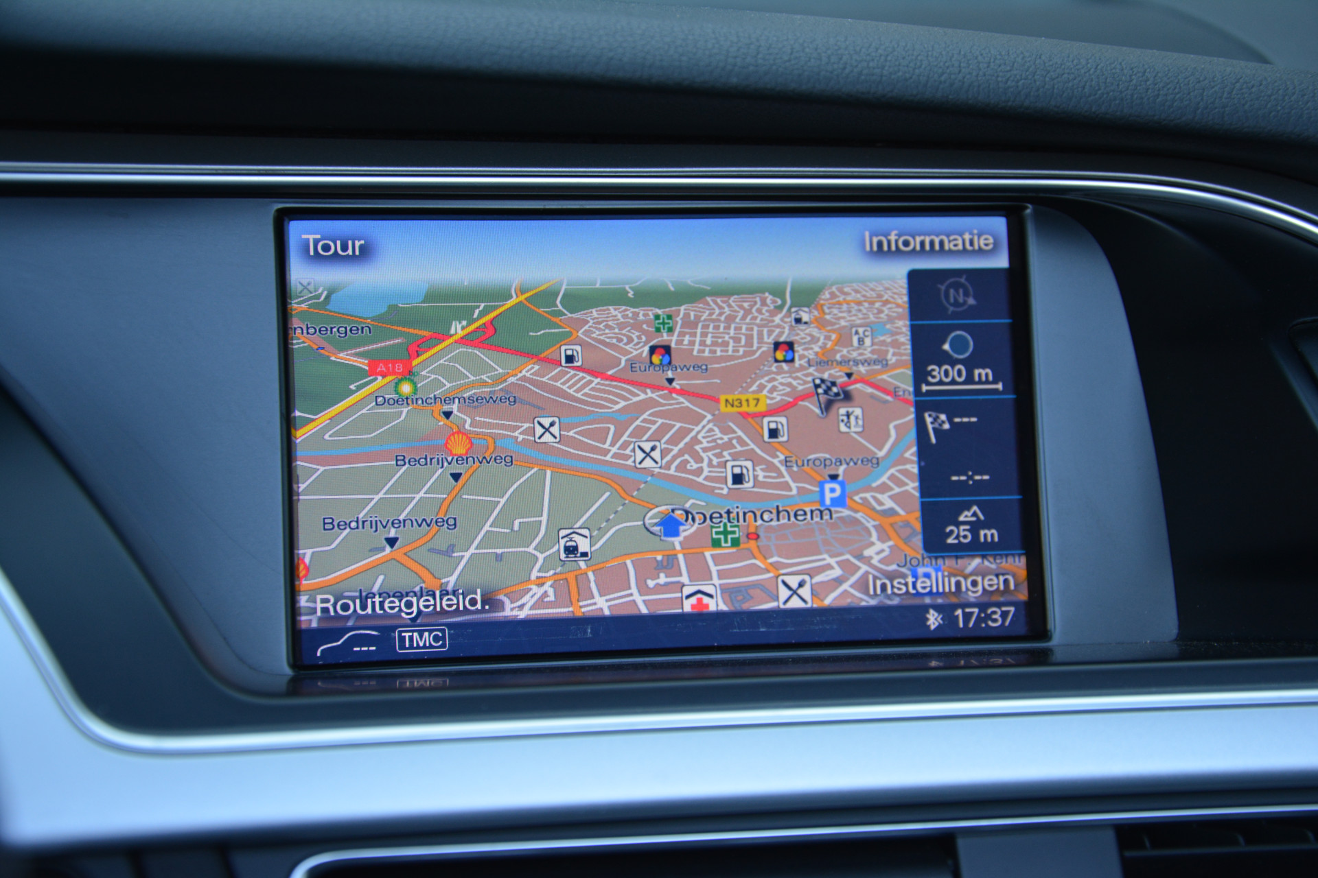 43957750-15.jpg