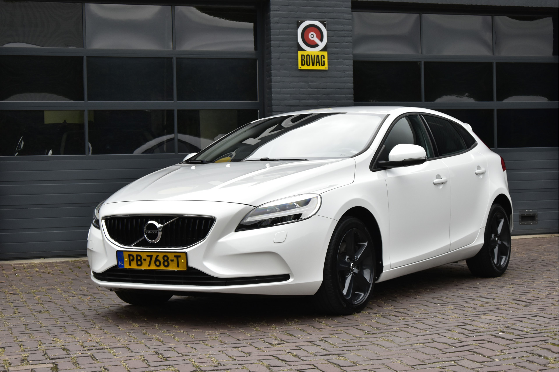 47922887-24.jpg